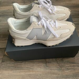 New Balance Women's Beige and White Retro-Style Sneakers